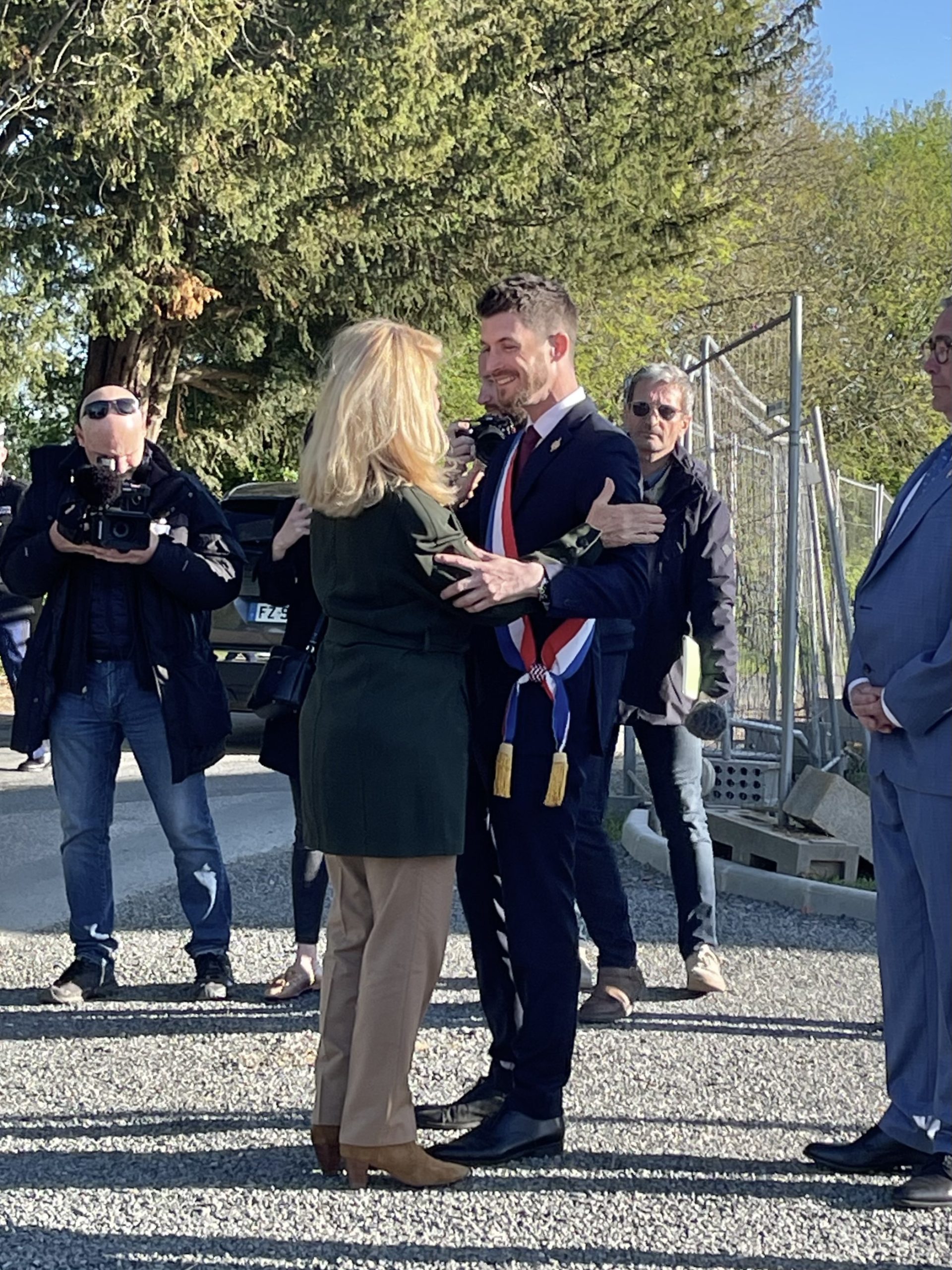 le-depute-bastien-marchive-et-dominique-faure-a-secondigny